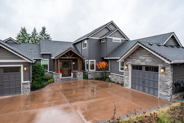 Luxury homes with a view 