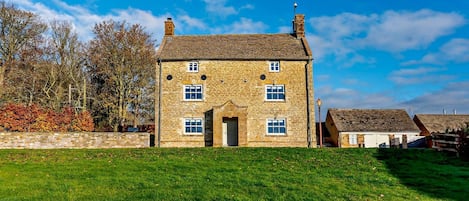 Stonewell Farmhouse - StayCotswold