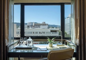 Laptop-friendly workspace