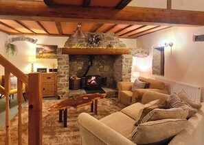 Cwtch Cottage - Garnffrwd Park, Pontyberem, Carmarthenshire