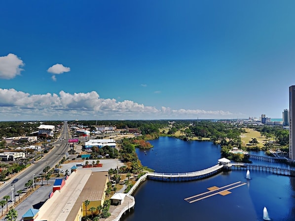 Enjoy amazing views at Laketown Wharf #1337