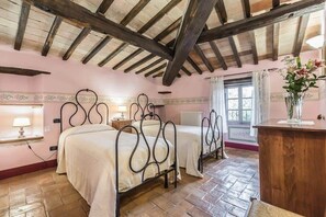 Spacious twin room