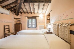 Traditional interior decor
