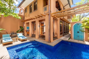 Private swimming pool, out side shower, BBQ area.