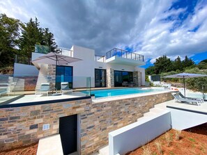 Building Exterior, Outdoor, Pool