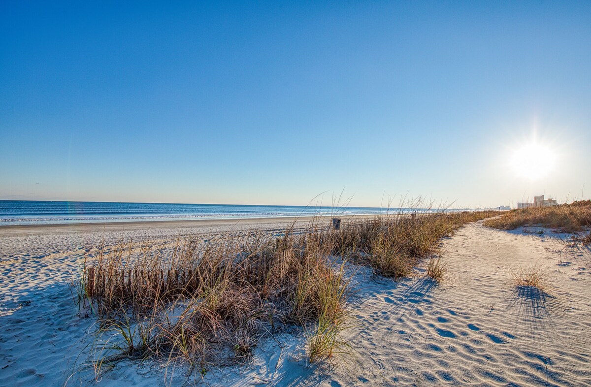 2BD Cozy Beach Condo-Cherry Grove- Across street from Beach