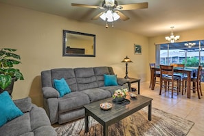 Living Room | Central A/C | Reclining Sofa