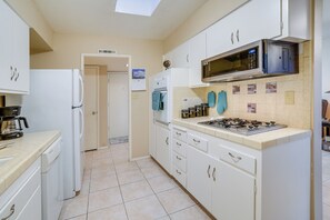 Kitchen | Dishwasher