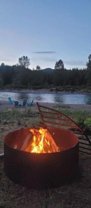 2nd fire pit off deck.
