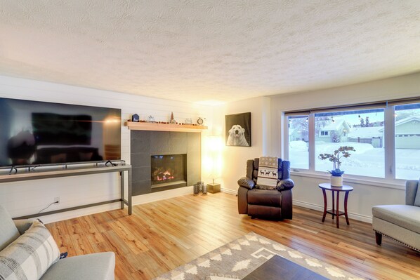 Fairbanks Vacation Rental | 4BR | 2.5BA | 2,074 Sq Ft | Stairs Required