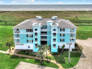 Front row- Beach front - Quick beach access -
~ Pointe West Vacation ~