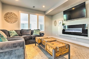 Living Room | Free WiFi | Central A/C | Smart TV | Air Mattress