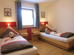 Ferienwohnung Blumenwiese 65 qm-Kinderzimmer