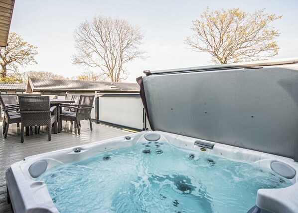 Bain à remous extérieur