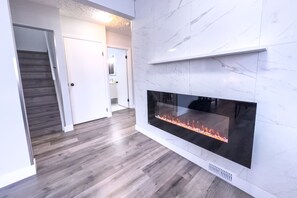 Electric fireplace 