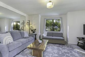 NEW LISTING!! 2 bedroom/1bath Hale Honu with Jungle Views!