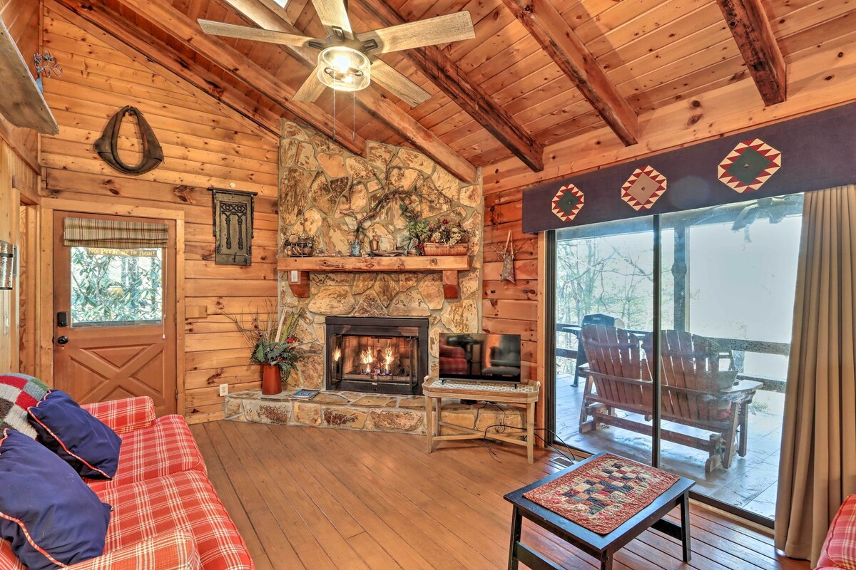 High Country Cabin w/ Fire Pit & Hot Tub!