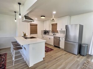 Brand new kitchen with brand new everything!