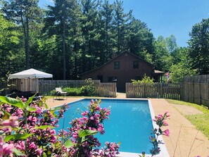 Enjoy the large contract updated pool. Open Jun1 - Aug31 only.