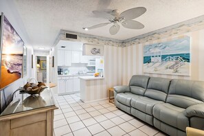 Open Living Room/Kitchen Combo