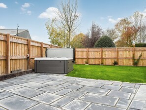 Hot tub | Stags Cottage, Babcary