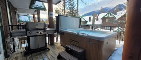 Private BBQ and Hot Tub 