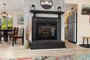 Gas fireplace