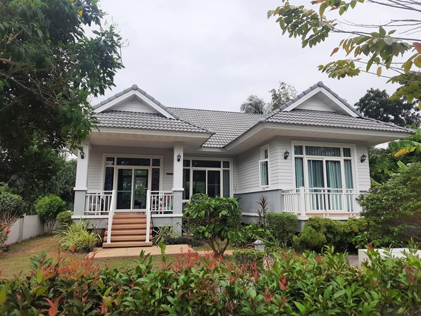 @Kuntharin's beachhouse 