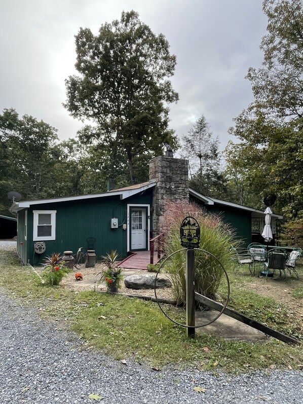 cabin sits up on a hill (Topley) - serene
wooded 3 acres- wildlife abundant