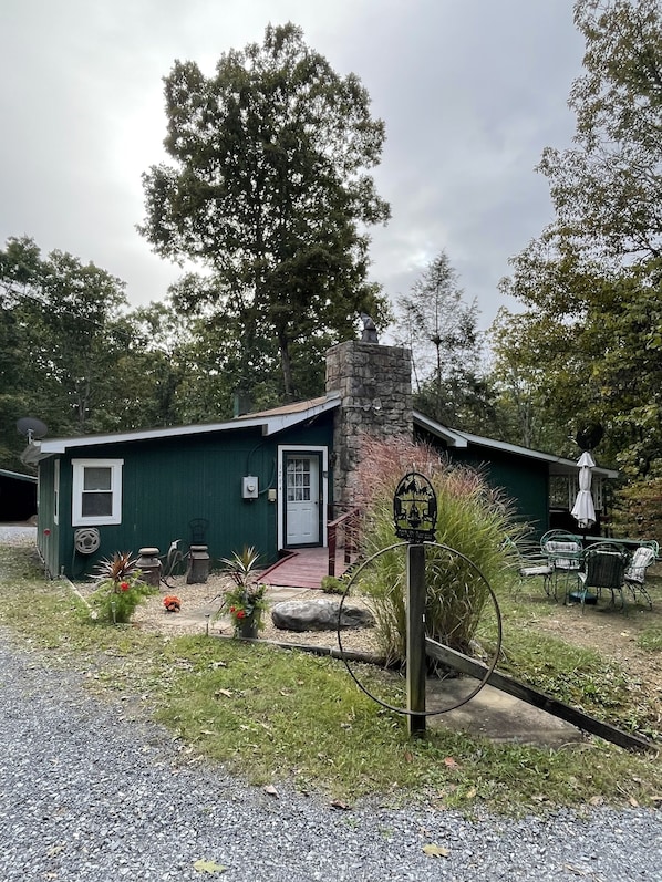cabin sits up on a hill (Topley) - serene
wooded 3 acres- wildlife abundant