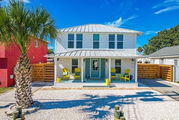 Perfect little beach house at the perfect little beach