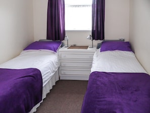 Twin bedroom | Seanicview Villa, Looe