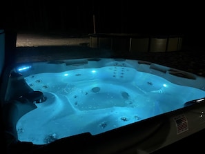 Brand new private hot tub.