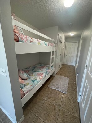Bunks 4