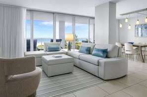 Gulf Front Living Room & Dining Area (Floor Location Assigned At Check-In)