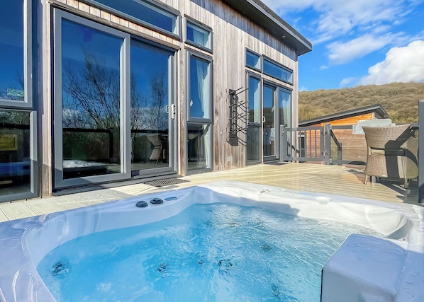 Bain à remous extérieur
