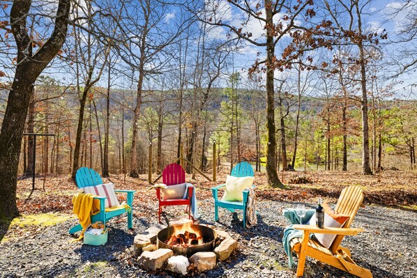 Beautiful view of Kiamichi mountains and the Little Mountain from back yard