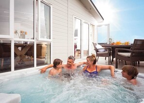 Bain à remous extérieur