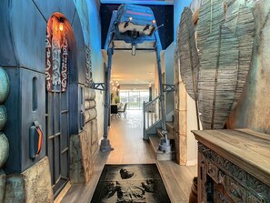 Castle Getaways-Windsor - Foyer