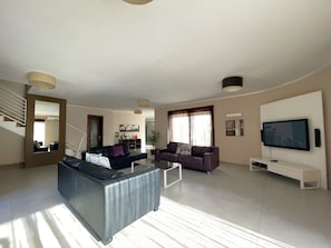 Living Area (2)