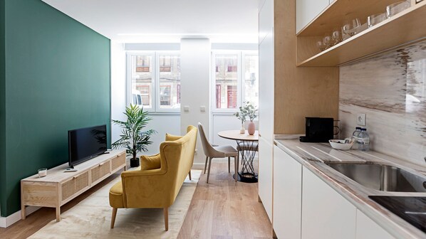 Cozy living room and dining area! #comfort