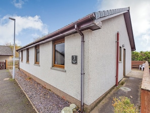 Exterior | Church Court Cottage - Halkirk Cottages, Halkirk