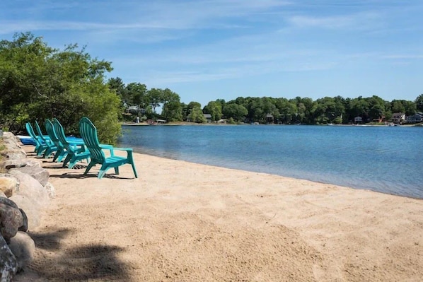 The Cottage sits in a quieter area at the southern end of the lake, with a beautiful beach and very little boat traffic.