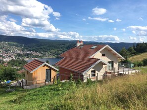 Propriété vue de l'arrière du jardin