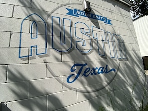 handprinted signage to properly welcome you to Austin!