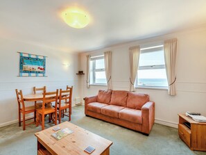 Living room/dining room | Seascape, Porthleven