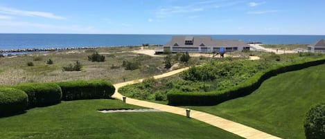 Beautiful 20 Oceanfront Acres with Resort-Style Living
