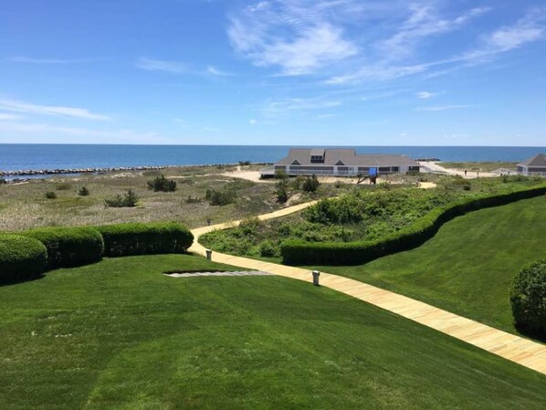 Beautiful 20 Oceanfront Acres with Resort-Style Living