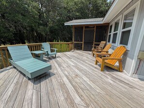 Sun Deck 2025