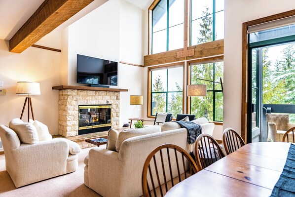 Living & Dining area